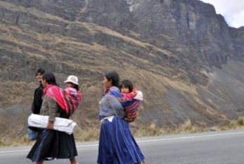 Costa Rica y Panamá exigen respeto a los derechos laborales de indígenas Ngäbe Buglé